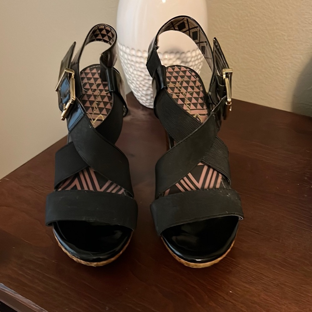 Jessica Simpson size 6 black wedges